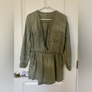 Old Navy Sage Green Button-Up Top